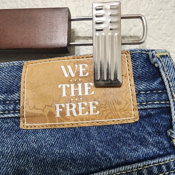 We The Free Maggie Mid Rise Straight Leg Jeans Size 28 - Picture 4 of 10